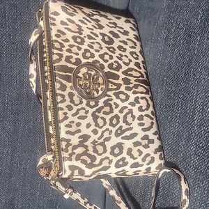 Guess Cross Body Leapord Bag